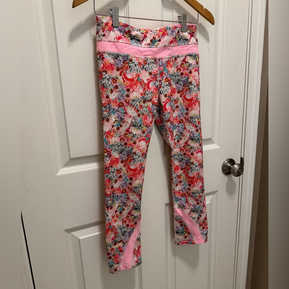 🍋 Lululemon Crop Floral Leggings size 4